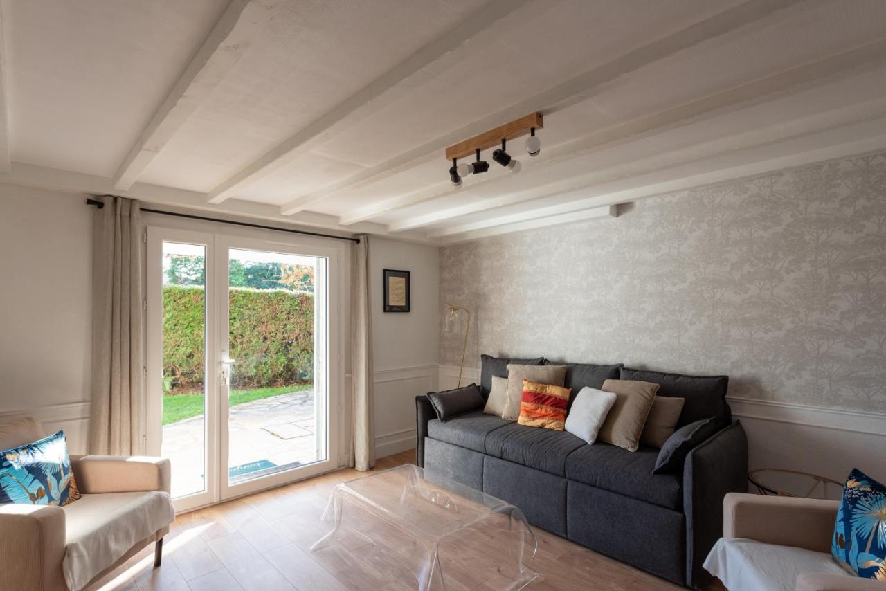 Au 9Eme Art Apartment ลาโรชฟูโกลด์ ภายนอก รูปภาพ